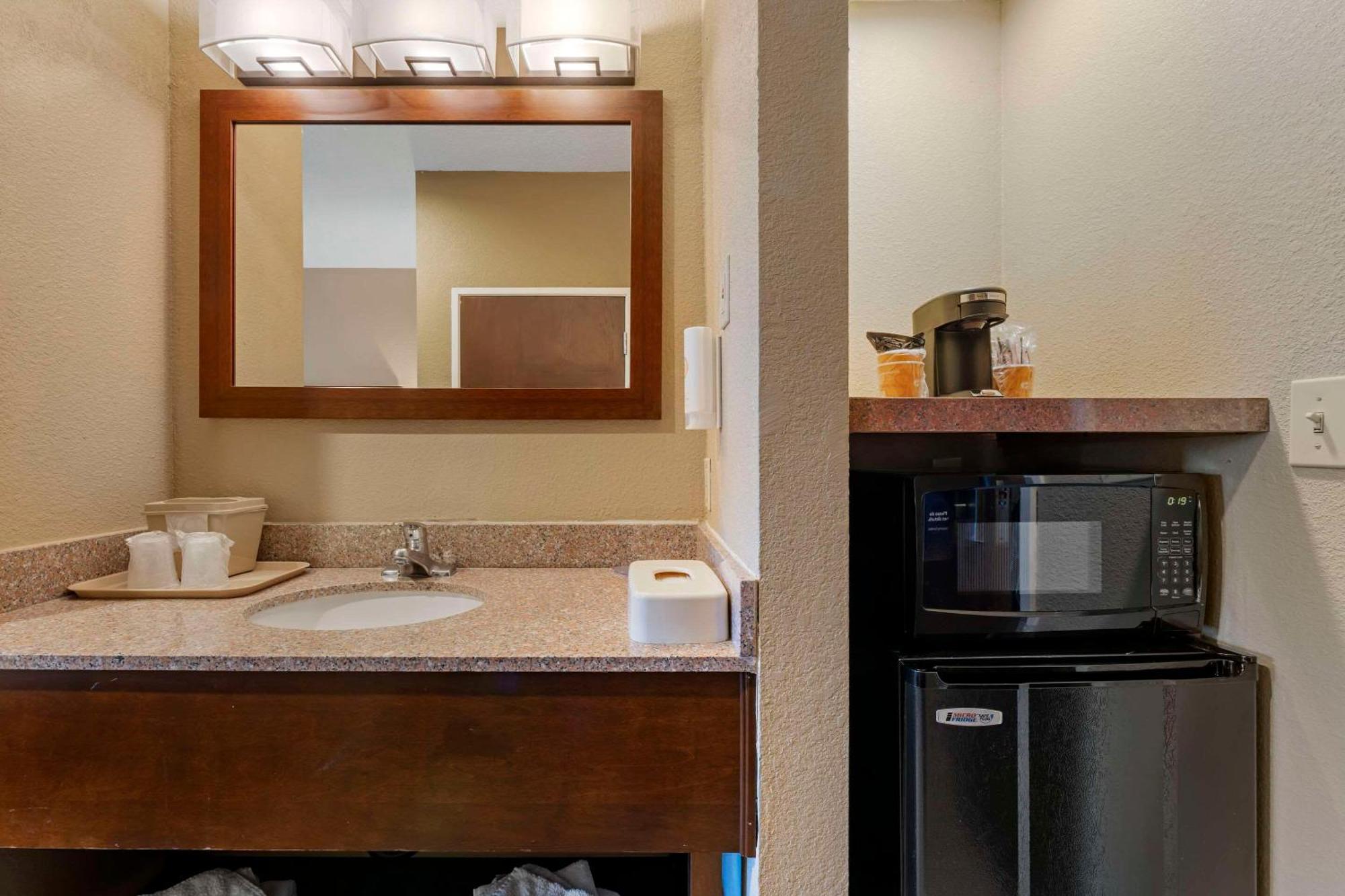 Comfort Inn Lathrop Stockton Airport Exterior foto